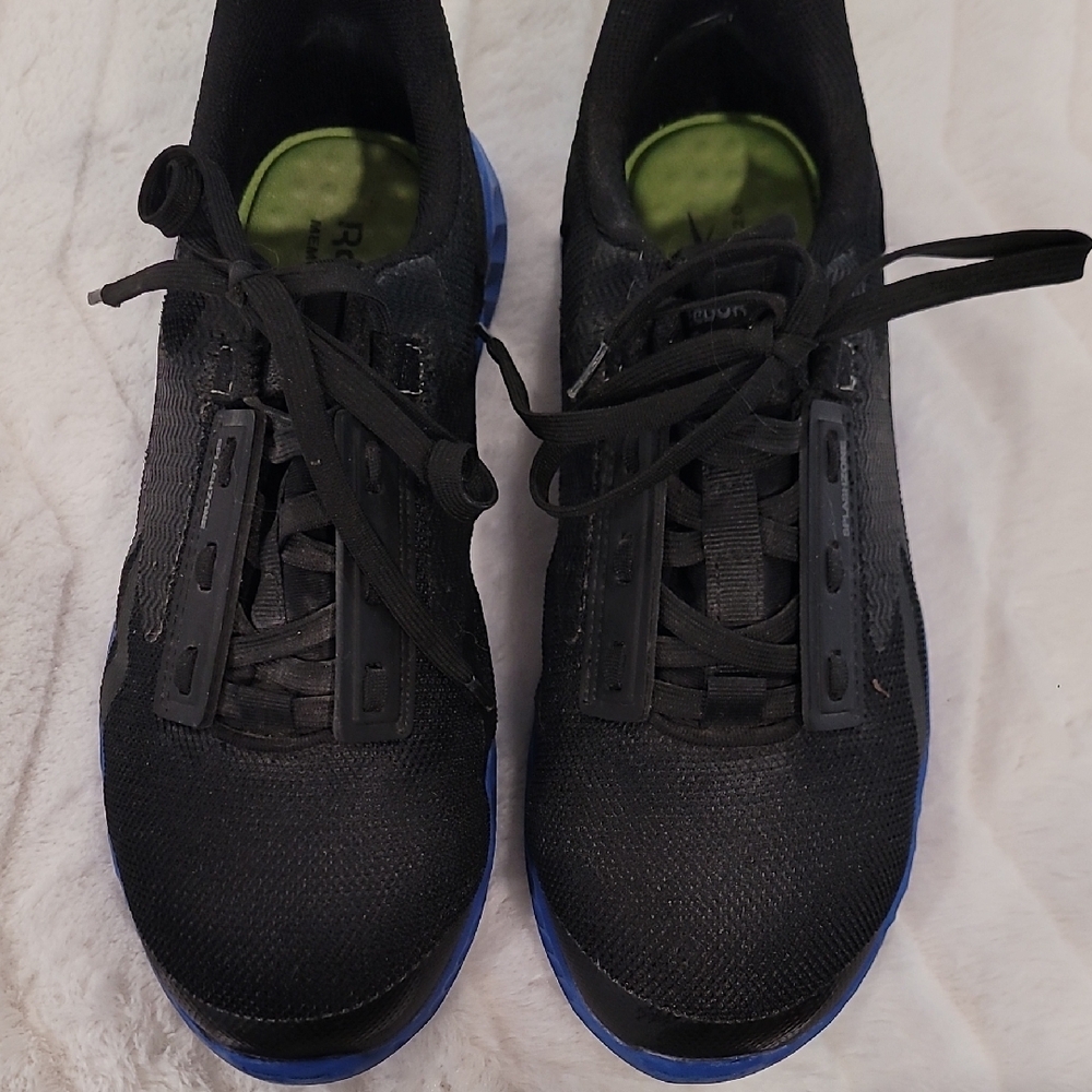 Reebok Black Athletic Shoes with Breathable Upper and Durable Sole